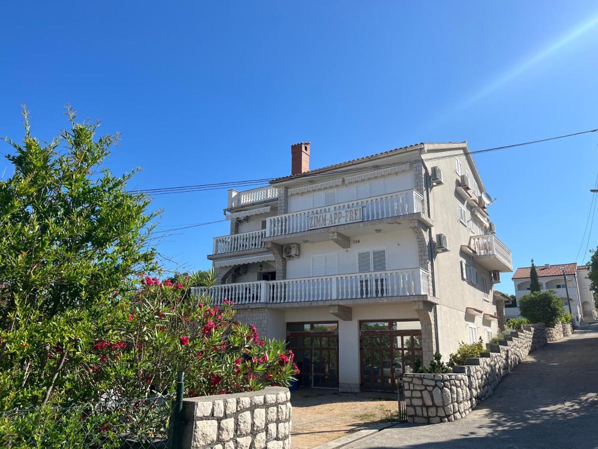 Apartments Vuksan Rab Town Luaran gambar