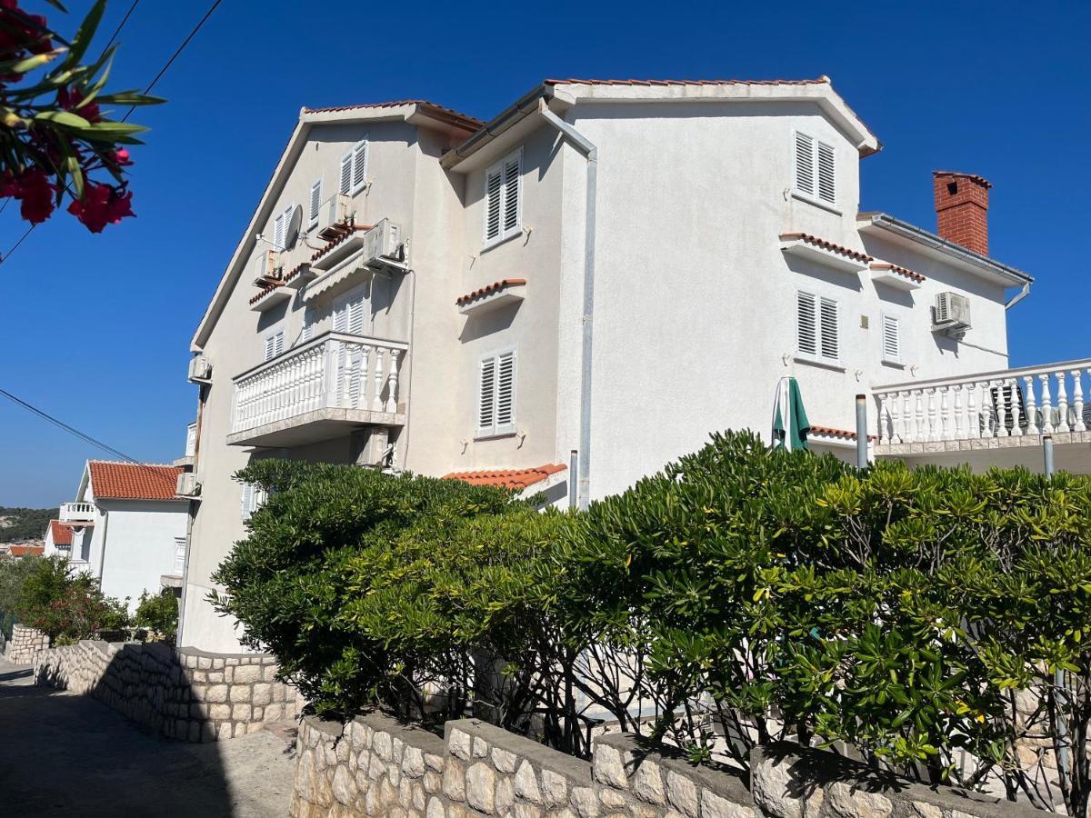 Apartments Vuksan Rab Town Luaran gambar