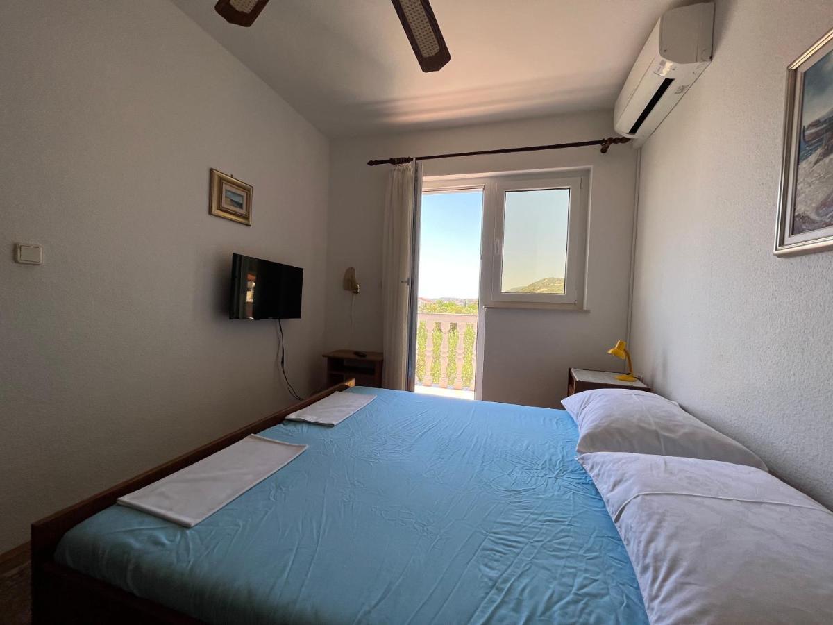 Apartments Vuksan Rab Town Luaran gambar