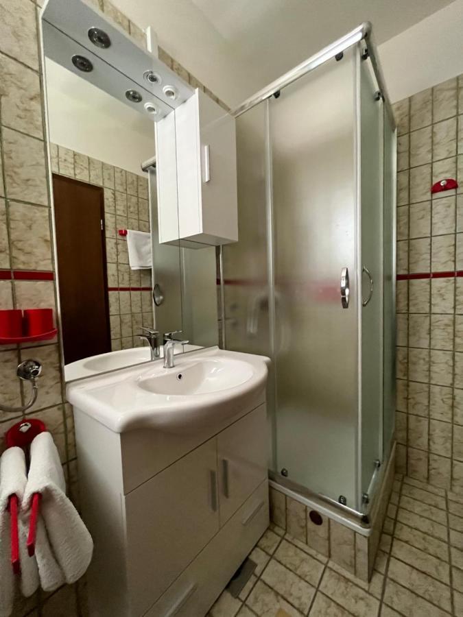 Apartments Vuksan Rab Town Luaran gambar
