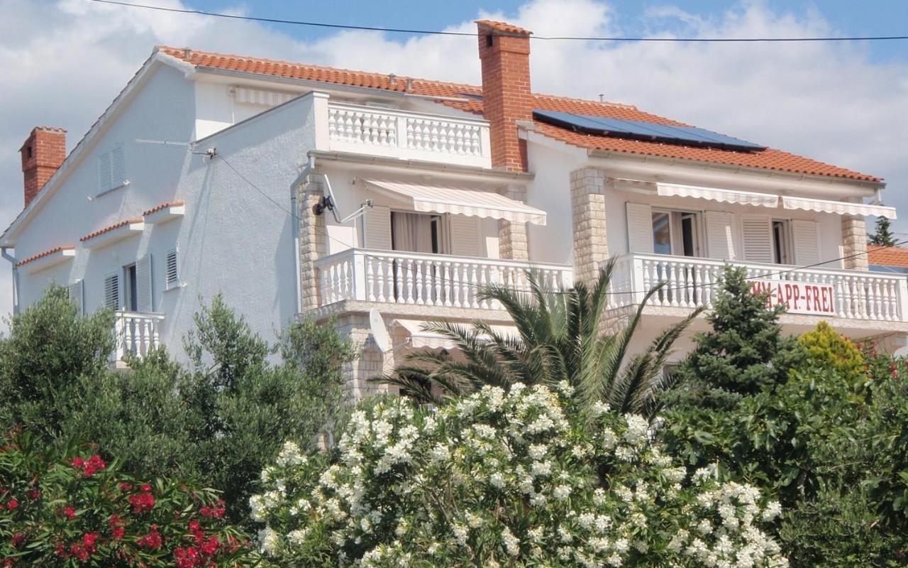 Apartments Vuksan Rab Town Luaran gambar