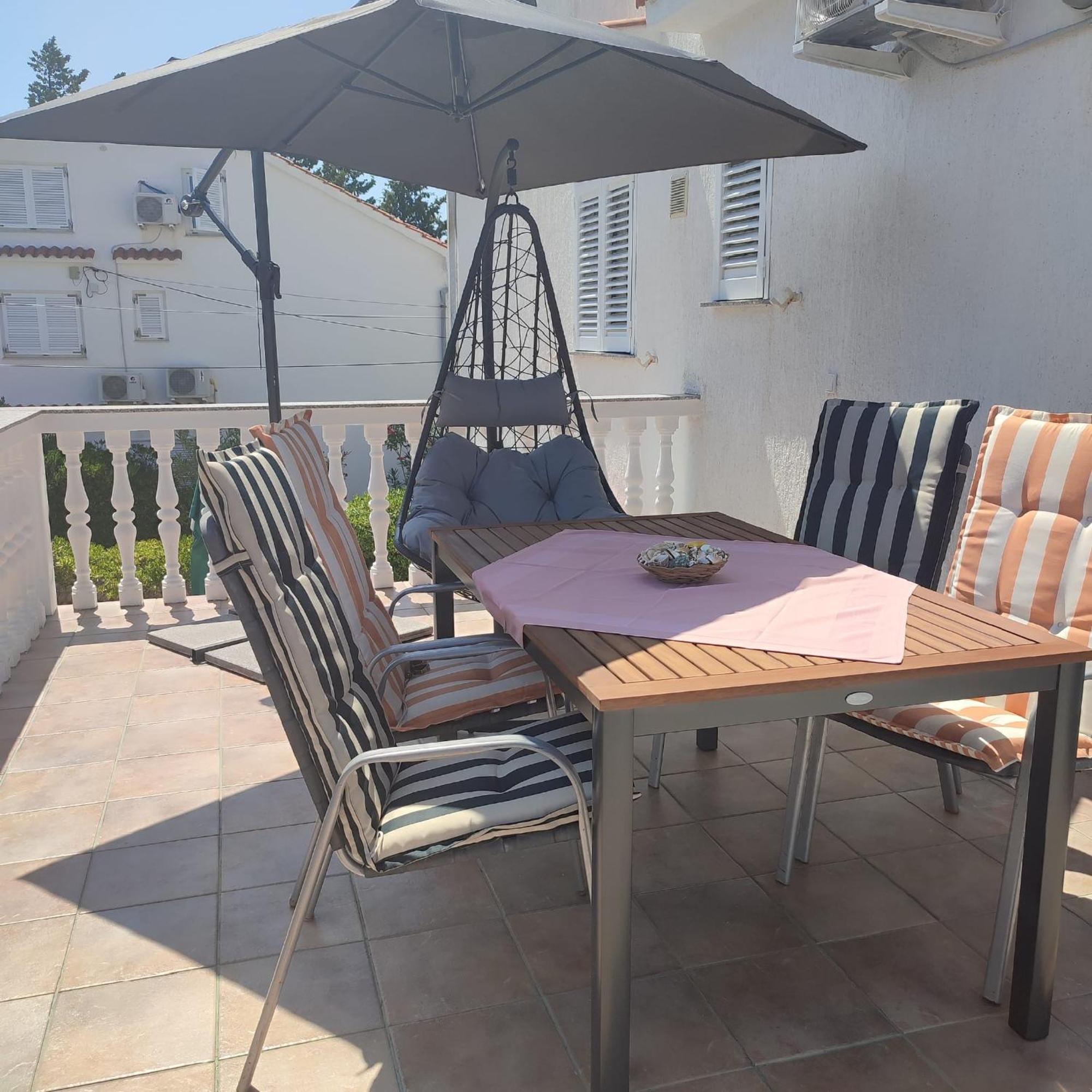 Apartments Vuksan Rab Town Luaran gambar