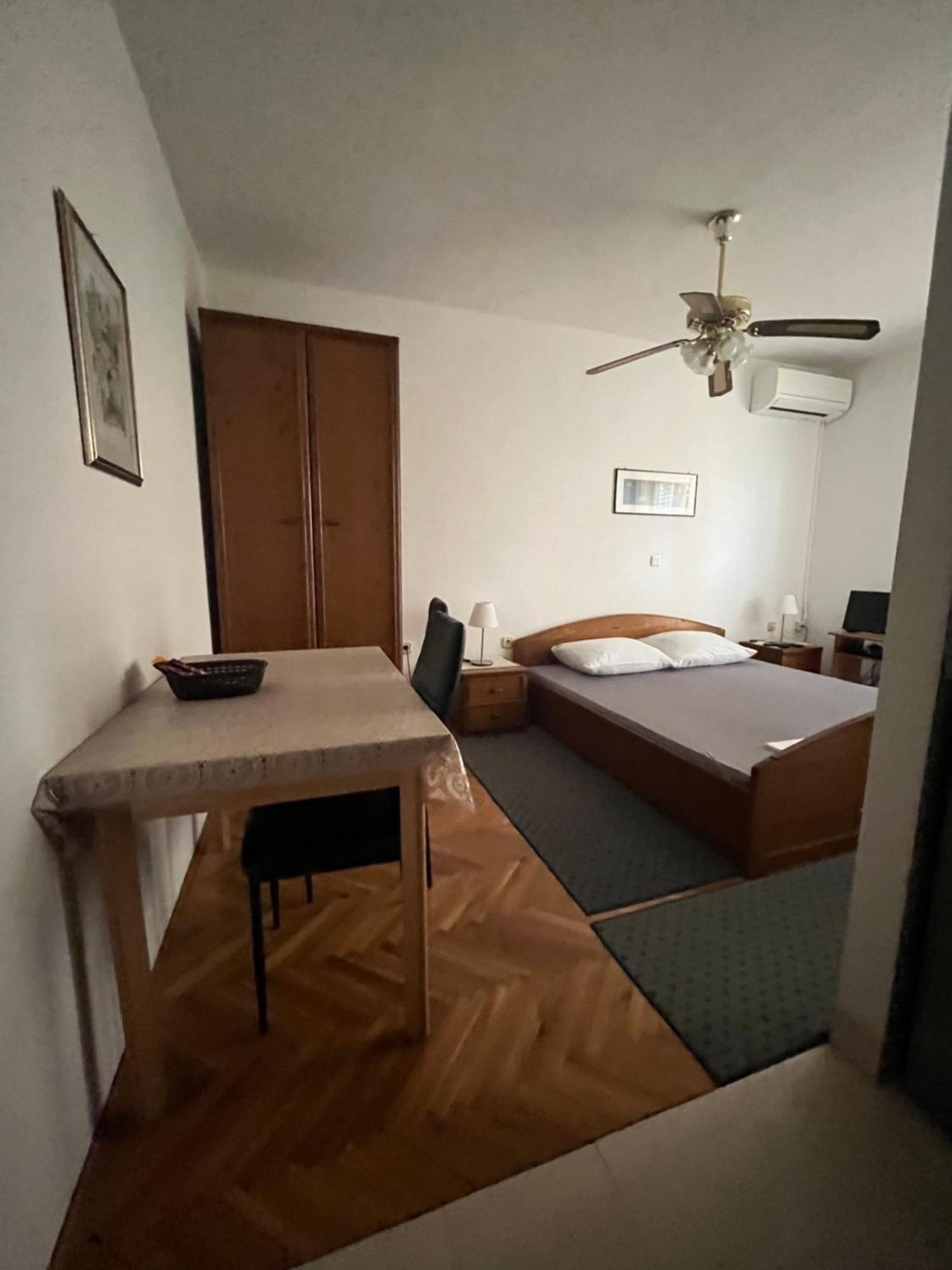 Apartments Vuksan Rab Town Luaran gambar